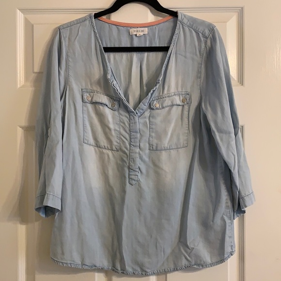 Taylor & Sage Tops - Taylor & Sage 3/4 Sleeve Denim Shirt
